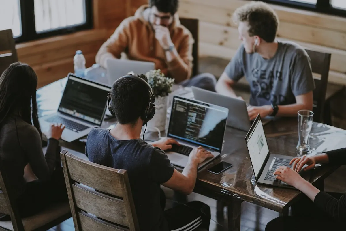 Екипът на WeBuildWeb по време на работа